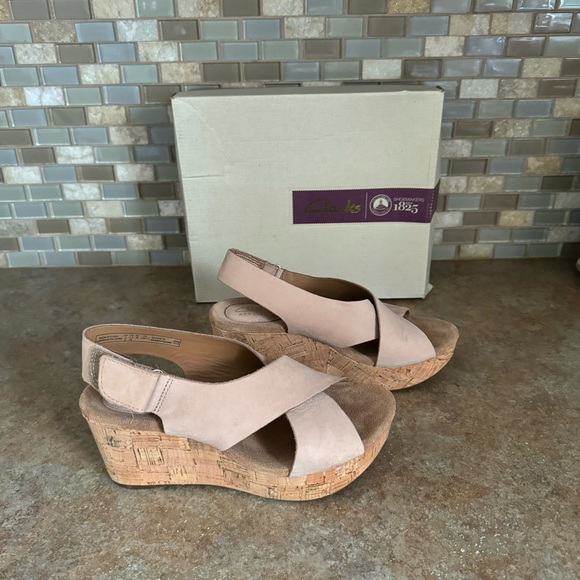 Clarks Caslon Shae wedge sandal - Picture 2 of 7
